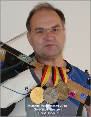 DM2010-Armbrust-Gold-Silber-Bronze